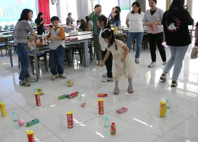 stake�������ع��Ὺչ &ldquo;�ذ�ְ����Ů���ػ�����ͯ��&rdquo; ��һ�����˶�